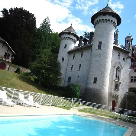 Cosy Castle With Swimming Pool *