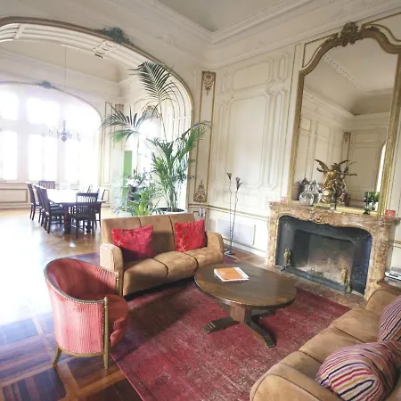 Ferienhaus Cosy Castle With Swimming Pool
