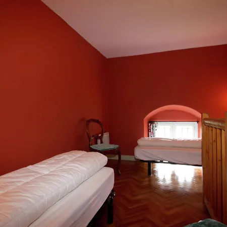 Cosy Castle With Swimming Pool Ferienhaus Serrières-en-Chautagne