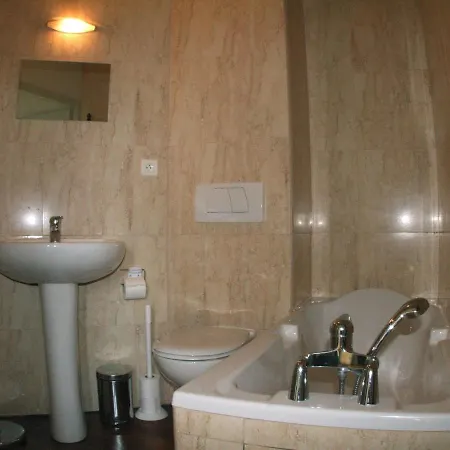Cosy Castle With Swimming Pool Ferienhaus *